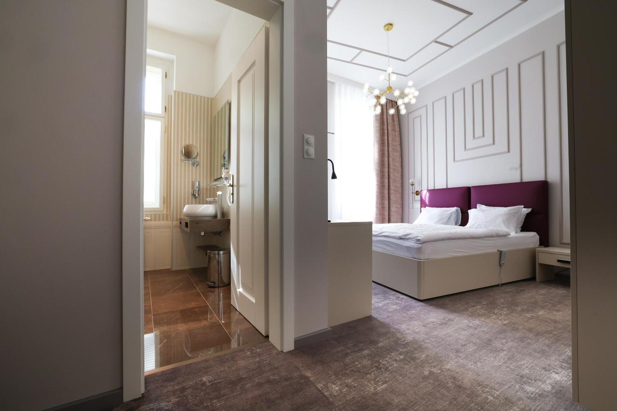 Boutique Hotel Ambiente ****+ Karlovy Vary Exterior photo