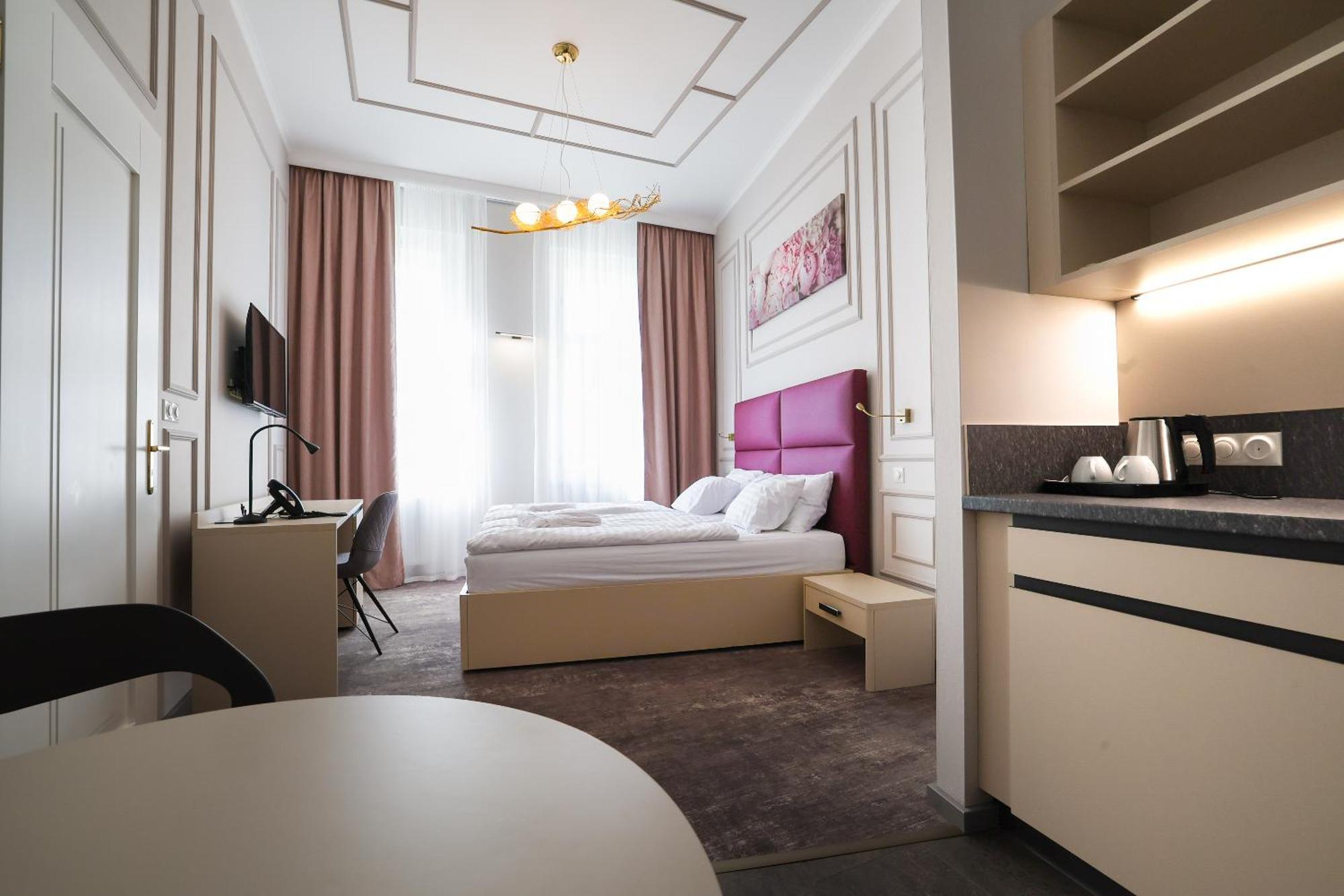 Boutique Hotel Ambiente ****+ Karlovy Vary Exterior photo