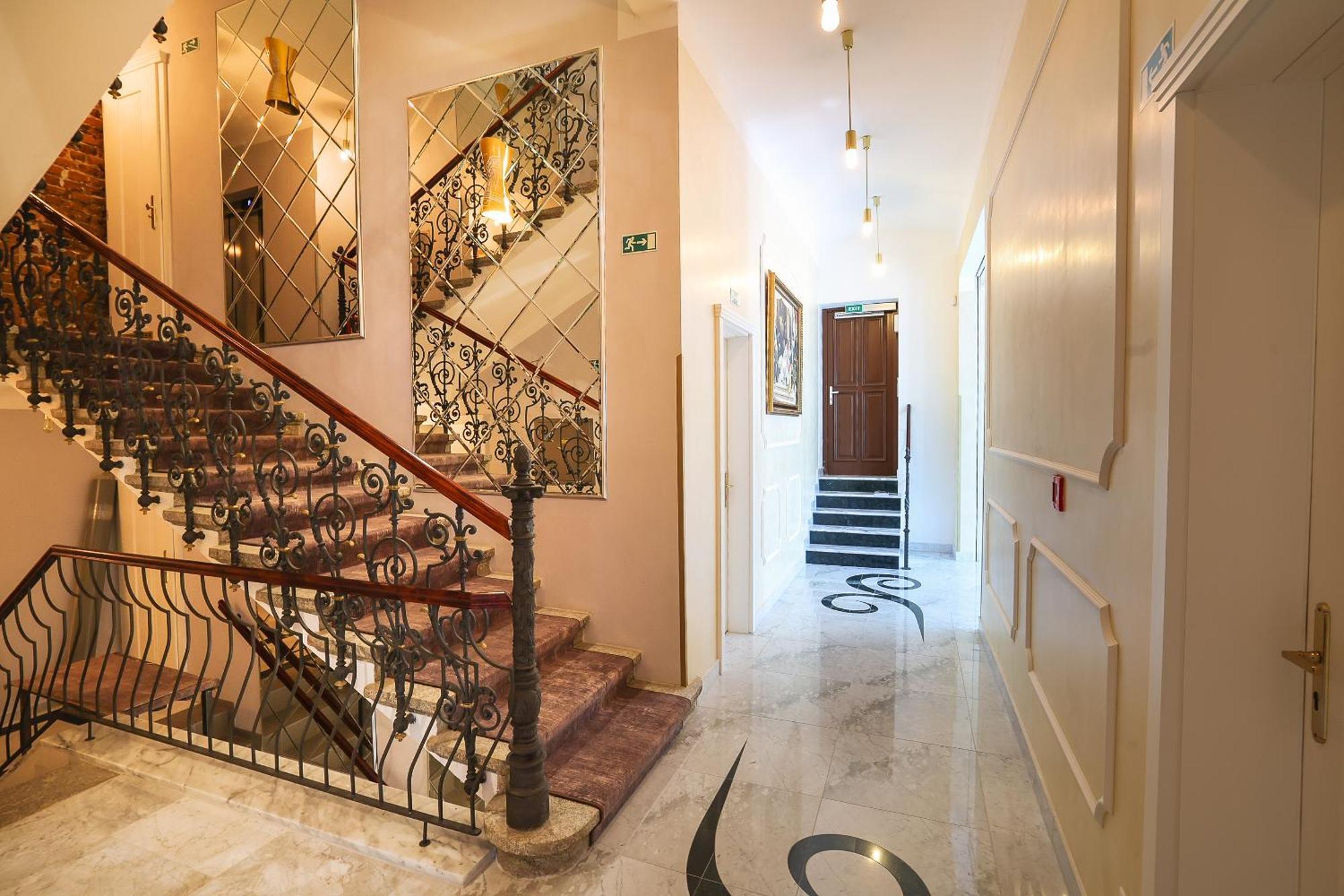 Boutique Hotel Ambiente ****+ Karlovy Vary Exterior photo